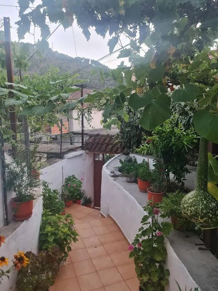 Valmira B&B - Town Center Berat Apartment